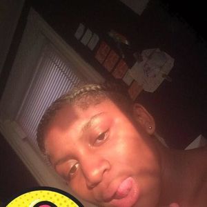 Meet your Posher, Azaa